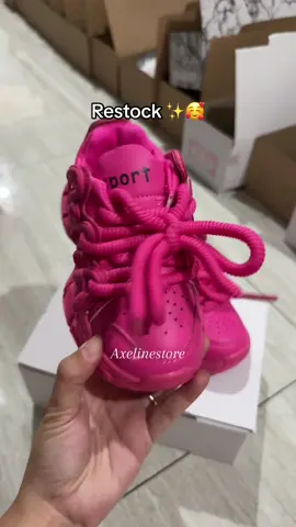 Rekomendasi sepatu anak perempuan #sepatuanakmurah #sepatuanakperempuan #sneakersanakmurah #rekomendasisepatuanak 