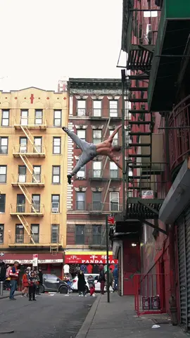 Anytime anywhere ⚡️⛏️ #calisthenics #streetworkout 