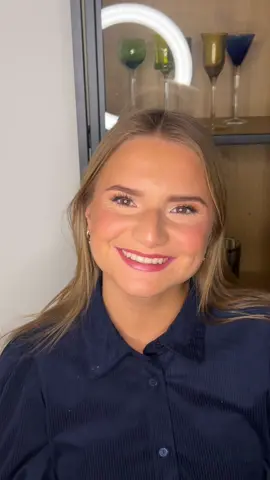 Her smile at the end tells everything☺️💖 #makeupartist #softglam #foryoupage #feminineenergy #beauty #stavanger #norge 