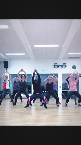 Go Afro class @Turn-Klubb zu Hannover  🎵Inama @Diamond Platnumz x @fallyipupa  #dance #germany🇩🇪 #foryou #afrobeats #ndombolo #diamondplatnumz #fallyipupa  #hannover #goafro #tkh #foryou #fypシ 