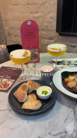 Valentines date night at @PizzaExpress the home of date night and heartshaped dough balls ❤️😋 2 courses for £17.95 or 3 courses for £21.95 👏🏻 you cant go wrong 🍕💌ad|pr #ValentinesDay #pizzaexpress #heartshapedoughballs #homeofdatenight #pizzatime #tiktokeats #datenightideas 
