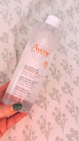 Take off my make up with me ⭐️ @influenster  @Eau Thermale Avène  ⭐️ Make up removing Micellar Water  Very hydrating and leaves your face feeling fresh after use ⭐️ #gifted #influenster #skincare #Love #micellarwater #hydrating #makeupremover #foryou #foryoupage #fyp #tiktok #viral #trending