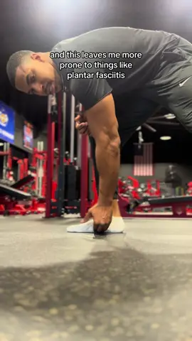 Whether you have flat feet like me or suffer from plantar fasciitis use these movements to help 👍🏾 #plantarfasciitis #flatfeet #flatfeetnation #footexercises #plantarfasciitisrelief #fyp 