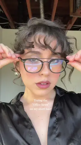Office siren short hairstyle ✒️✨ib: @Asli 🖤 #shorthairstyles #officesiren #shorthairtutorial #frenchbobhair #wavyhairstyles 