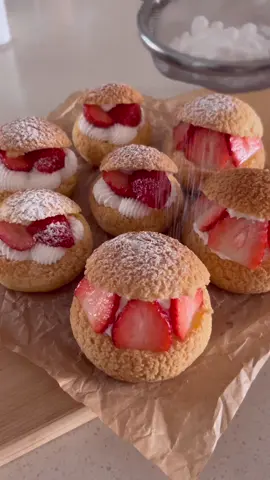 바삭바삭 쿠키슈☺️ #쿠키슈 #베이킹 #홈베이킹 #baking #homemade #homebaker #strawberry 