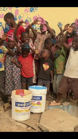 L’Espoir donne le sourire la joie dans les cœurs. Merci à Dieu pour son amour ❤️. #jesus  #jesuslovesyou #benintiktok🇧🇯 #cotonou229🇧🇯 #orphan #orphelin #orpheline #orphelinat #espoir #pourtoi #foryou #peinture #dessin #cotedivoire🇨🇮 #france🇫🇷 #joie #joiedevivre❤️💖❤️ #enfants #petitenfant #donation #donateur 