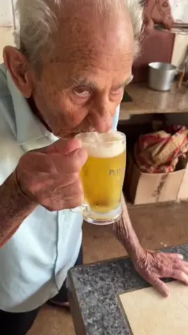 ED 1- Plena quarta feira tomando uma🍺😎