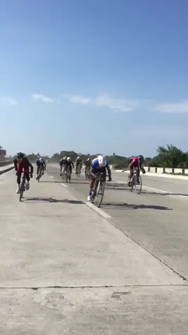 walang pangtuloy pero may pangremate 🥵 #foryou #cycling #kapadyak #foryoupage #fyp #fypシ #siklista #sprint 