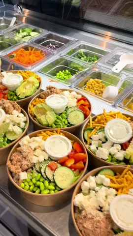 Je vous jure, cette salade est excellente 🤤🌶️🥑 #workwithme #petiteentreprise #saladrecipe #salade #salad #petiteentreprise #fyp #lecomptoirlunch #SmallBusiness #drummondville #restaurant 