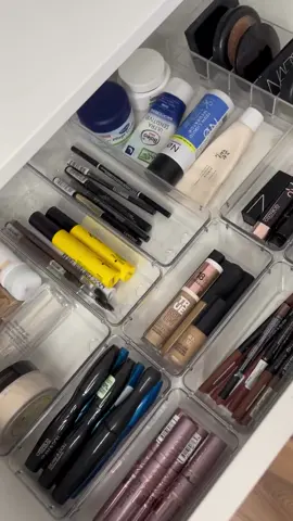 Makeup darawers organisation🤌🏻✨#foryou #foryoupage #asmr #drawerorganization #makeup #skin #satisfying #asmrsounds #LearnOnTikTok #skincareroutine #makeupproducts #makeupasmr #organize #fyyyyyyyyyyyyyyyy 