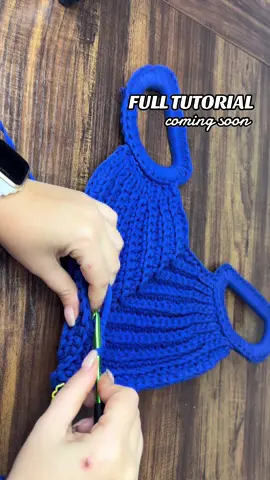 🔔 Get ready to crochet your own bag!  Follow: @_onekooka  Coming soon to my YouTube channel, a step by step tutorial on creating this beautiful seashell bag. 🧶 🐚  Are you excited as I am? 🤗 #crochetbag  #crochetpattern #crochettutorial #newproject #seashell #womenbag #handmadebag #crochetbag #onekooka 