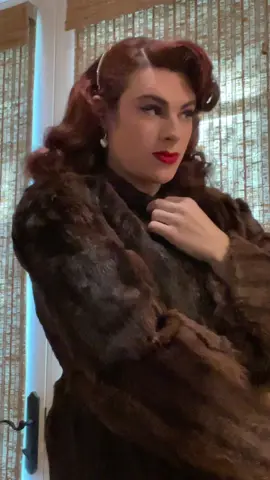 Still gushing over this 1940’s fur coat!!#vintagehair #vintagestyle #fyp #vintagevibesnotvintagevalues #vintage #vintageclothing #pinupmodel 