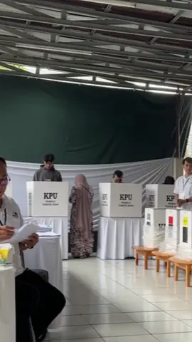 Pencoblosan di TPS 46 RT 04 Kelurahan Pinang Kota Tangerang 