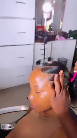 ❤️❤️💕💕for this sleek ponytail call on 0974050102 