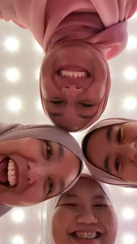 4 bestfriend handshake #bestfriend #friendshipgoals #fyp #foryou #bestfriendcheck #besties #bff #friends   #mypeople #alwaysandforever  #memoriesinmaking #grateful #blessed #lovemyfriends