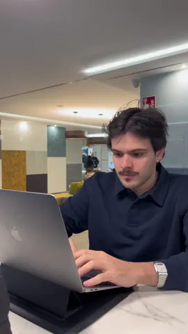 5 passos para entrar no mercado de ecommerce da maneira mais simples e mastigada possível!  Vem comigo: 1. Baixar o app amazon seller 2. Cadastrar a sua loja 3. Achar um fornecedor 4. Anunciar um produto 5. Vender muito!  #ecommerce #arthurmundim #gestordemarketplace #marketplace #vendasonline #amazon #vendasamazon 