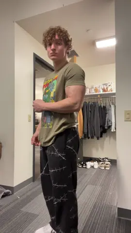 Olive green colorway >