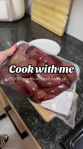 Cheap and packed with nutrients 💪🏽  #nutritionaltherapy #nutrition #holistichealth #nutrientdense #cookwithme #holistichealth #wholefoods #wholefoodnutrition 