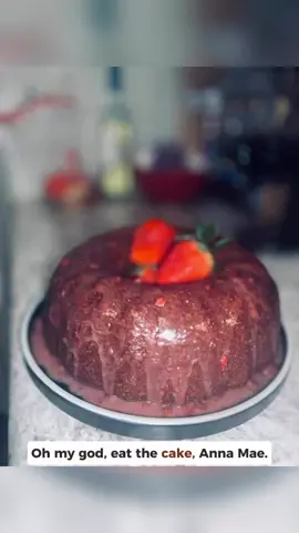 I can be very domestic when i want to be. #cake #starwberrypoundcake 