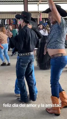 seas feliz cualquiera que sea tu forma de amar con respeto ❤️