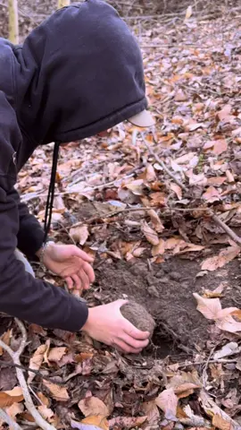 Kind of a different video but hope yalk enjoy! #fyp #fypp #viral #savinghistory #discover #explore #artifacts #civilwar #cannonball #restorationprojects 