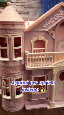 A mille followers la apriamo insieme 🥰🔓 #casadibarbie #barbie #mattel #dreamhouse #barbiedreamhouse #barbiegirl #castello #anni90 #castle #barbiecastle #pink #giochi #ricordi #viral #perte