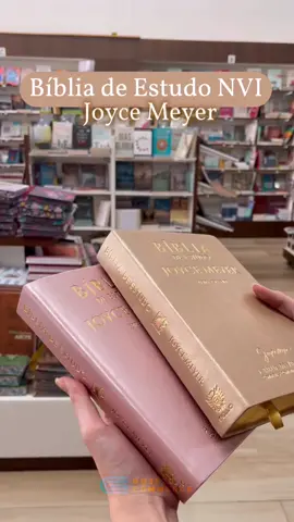 Bíblia de estudo Joyce Meyer! Letra grande para mulheres cristãs! #biblia #bibliafeminina #bibliadeestudo 