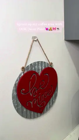 OOK Décor Pins are simple and easy to use, especially for seasonal holiday decorations you put up in your home! Anywhere from small signs to fairy lights, these are a great option to spruce up an area during the season of love! 💘🧸🎀🍫 #HangingWithOOK #BuiltForHanging