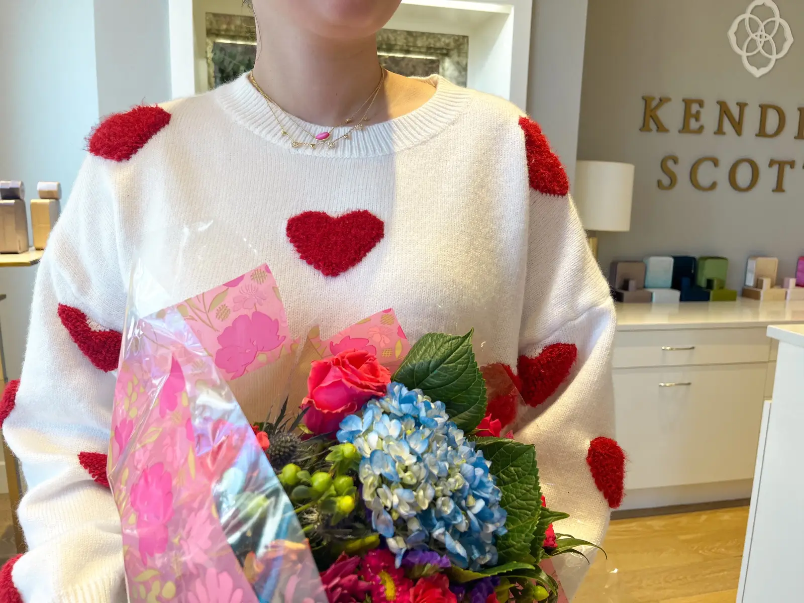 happy valentines day from @Kendra Scott 💌💐❣️ #ksgem #ksoncampus 