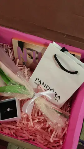 #flowers #giftsforher #pandora #fyp #foryoupage 