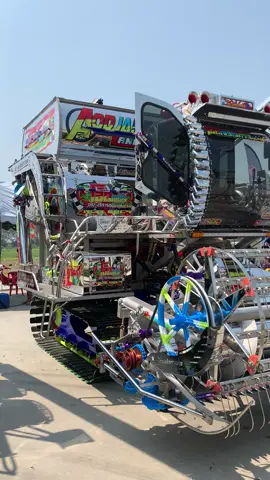 วัยรุ่นโอ๊ตเจริญเลสเงาๆ🥰💯 ##โอ๊ตเจริญการช่าง🇹🇭🏁💯 #มหกรรมเรารักรถเกี่ยวไทย #งานโชว์รถเกี่ยวจังหวัดพิจิตร #วัยรุ่นขับเฟือง #วัยรุ่นคันคาย🌾 #หนุ่มรถเกี่ยวข้าว🌾 #นครขอนแก่น💯 