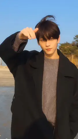 như đi ra biển với bồ á🥺 #soobin #txt #fyp #tomorrow_x_together #tomorrowxtogether #moa 