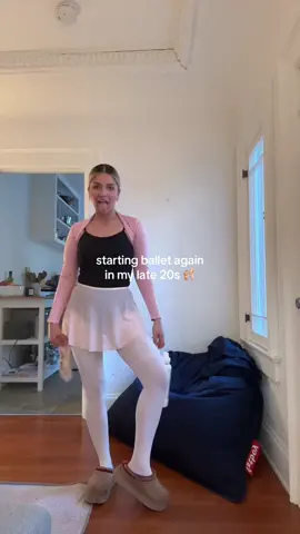 i need to buy legwarmers 🩰 #adultballet #ballettok #startingballet #balletootd #ballerinacore 