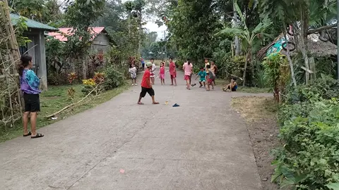 Nakakamiss maging bata yung panahon na hindi pa uso cellphone sa kabataan laro lang sa labas kasama mga kaibigan completo na araw mo kahit amoy araw kana 🫶😅😅 #everyone 
