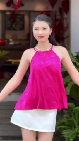 còn mùng là còn clip 🎋💐🌷 #ThanhThoiLuotTet #tetmaiman #trending #fyp #foryou #NguyenHuynhMinhThu #veronicachupi #Love #beauty 