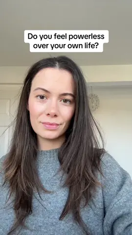 Pressure actually makes us feel even more powerless. Change comes from feeling safe and empowered enough to do so.  Some ways that we can help other people (and ourselves) to feel safe and empowered are: staying curious about - and paying attention to - their experience, showing empathy, compassion and understanding and helping people to recognise and build on their strengths. . . . #trauma #LifeAdvice #growth #selfhelp #lifelessons #confidence #relationships 