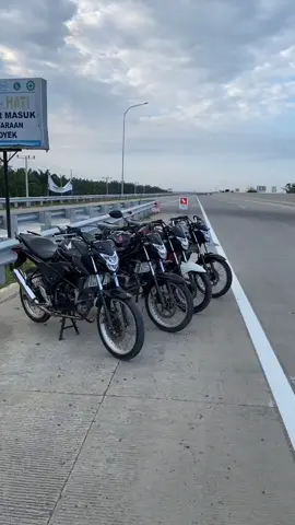 pinjem sound Vario led old🙏#cb150rmodifikasi #cb150r_jarijari #cbr150r #stritfireejarijari #cbrjarijariindonesia💦 #dohcgank #fypシ #masukberanda 