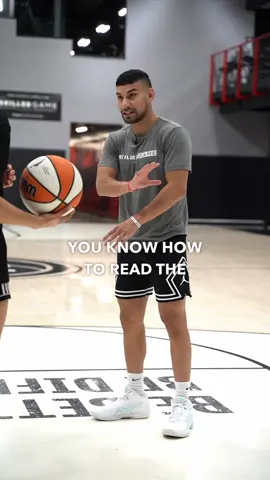 Don’t be that player that immediately passes the ball when coming to a stop near the rim!  Being aware of your pivot options and utilizing them effectively can give you a lot of confidence after the ball has been picked up 🔑 #basketballtraining