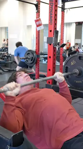 Sam Sulek incline bench press #samsulek #samsulekedit #samsulekeffect #samsulekmeme #samsulektalks #samsuleklifts #gym 