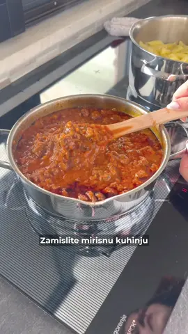 Ako razmišljate o kupovini kvalitetnog posuđa, ali smo čekate neki dobar popust, odlična vijest je da je u veljači u @Lonci & Poklopci by Bajde traje “Mjesec Korkmaza” u skopu kojeg imate do 40% popusta na sve od Korkmaza 🙌. Da, to se odnosi na Korkmaz posuđe od inoxa, setove lonaca, tave, express lonac, ali i na Korkmaz kuhinjska pomagala, te kuhinjske aparate i robot 🤗.  Dakle, svi ljubitelji kvalitetnog posuđa obavezno bacite oko u Lonci i Poklopci by Bajde jer mjesec Korkmaza ne želite propustiti 😉.  #korkmaz #lonciipoklopci #mjeseckorkmaza #momof4 #fyp #foryou #foryoupage #Recipe #cooking #cookwithme 