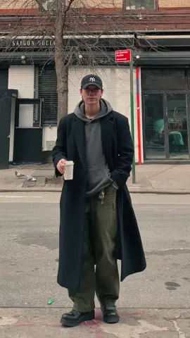 Vintage cargo, boots, long coat. Favorite combo👌🏼 . . . #pauseshots #minimalarchive #OOTD #mood #menswear #nclgallery #backtominimal #photocinematic #minimalist #newyork #fashionmen #cleanstyle #ootdmen #style #StreetStyle #streetwear #pauseonline #vintagefashion #vintage #foryou #fyp 