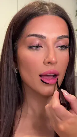 it WORKS but deffo the wrong shade shade 😅 #liplinertattoo #semipermanentmakeup #makeuphacks 