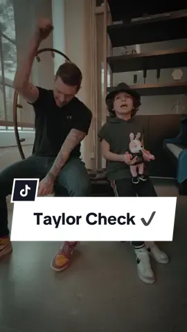 🎶 Rock meets pop! 🎤 Join @Shinedown @thebrentsmith and Brody as they serenade each other with an impromptu acapella of @Taylor Swift 