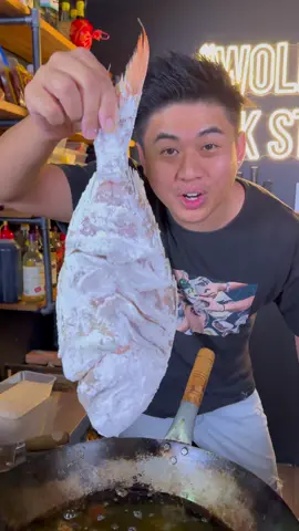 Here's how to fry a whole fish! Don't forget the sweet & sour sauce thanks to @dimsimlim. #LNYSBS #lunarnewyearfood 🔥 Get this recipe: https://bit.ly/3HOJUo7