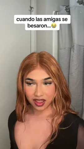 when your besties kiss…😭