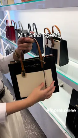 Hot items 🔥 Mini Grind Tote MJ 😍 Yang ni setiap bulan mesti ada yang orderr 🤍 #coach #coachmalaysia #personalshoppermalaysia #coachoutlet #coachmurah #psmalaysia #katespademalaysia #toryburchmalaysia #fypシ #fypmalaysia #malaysiapersonalshopper #malaysiatiktok #marcjacobmalaysia #personalshoppermy 