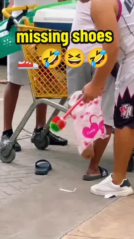 🤣missing shoes 👟 #funnyvideos #prank #foruyou #fypシ゚viral #viralvideo #pranks #viralvideo #viraltiktok #cupcat #virall 