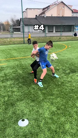 ⚠️ A lot of young players struggle from physical contact during the game ⚠️ Try these few drills to improve their courage and protecting the ball ⚽️ #coerver #coervercoaching #drill #vjezba #training #trening #physicality #tehnika #skills #zagreb #split #hrvatska #croatia