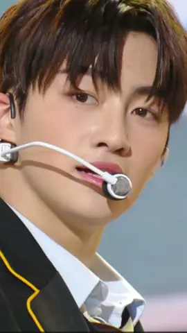 ジフンのエンディング妖精を見たシニュの反応がファンすぎる笑笑笑笑笑 #TWS #トゥアス #투어스 #シニュ #shinyu #신유 #ジフン #jihoon #지훈 #predis #fyp 