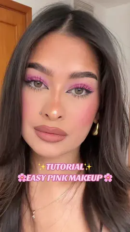 Podría considerarse esto un makeup coquette? 😂 btw amo el rosado #maquillaje #makeuptutorial #foxyeyes #pink #barbie #nofilter #paratii 